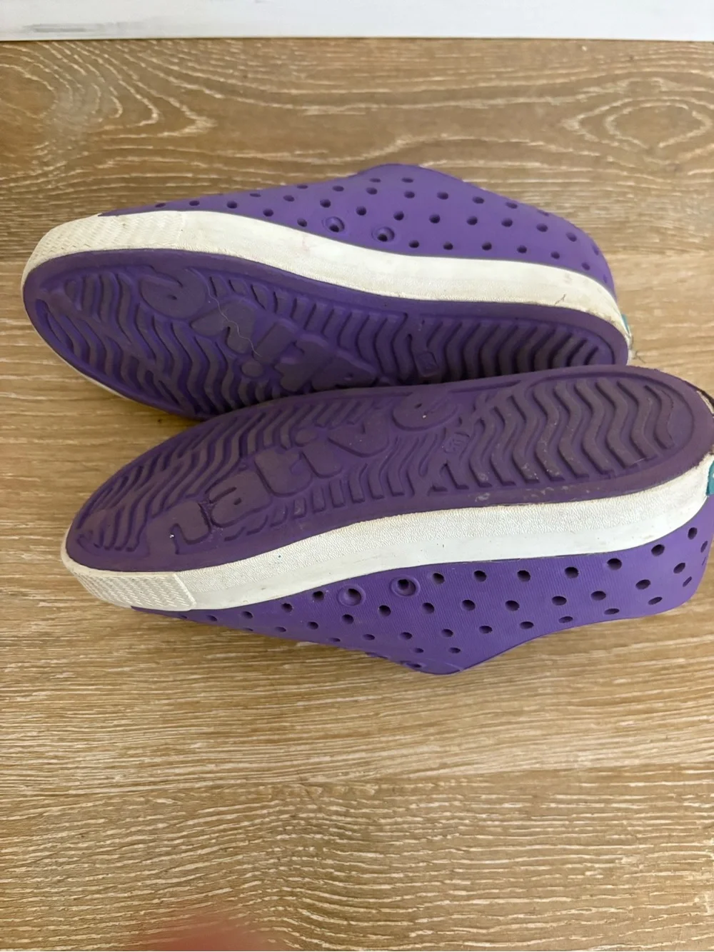 Native Shoes classic slip